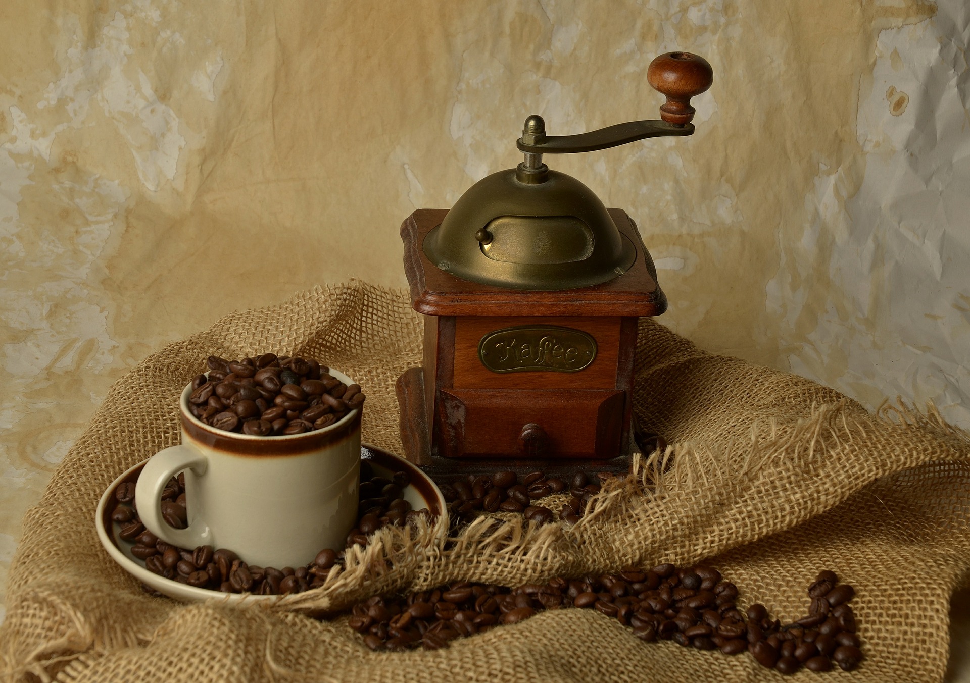 Kahvipavut ja kahvimylly