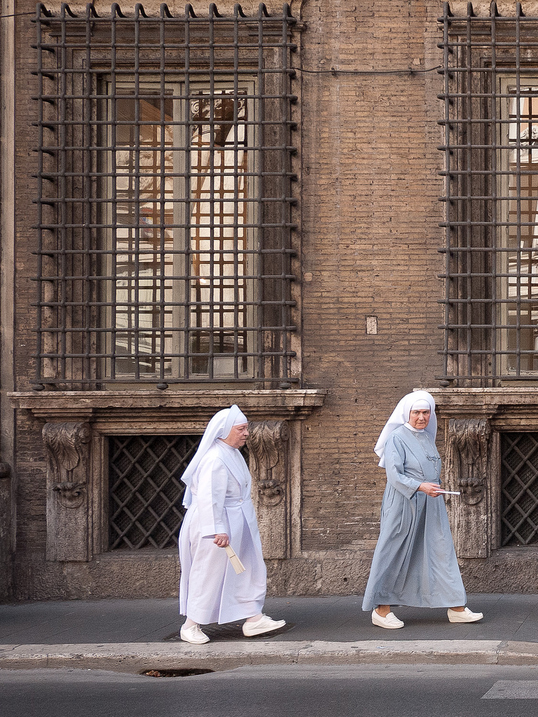 Nunnat Rooman kaduilla